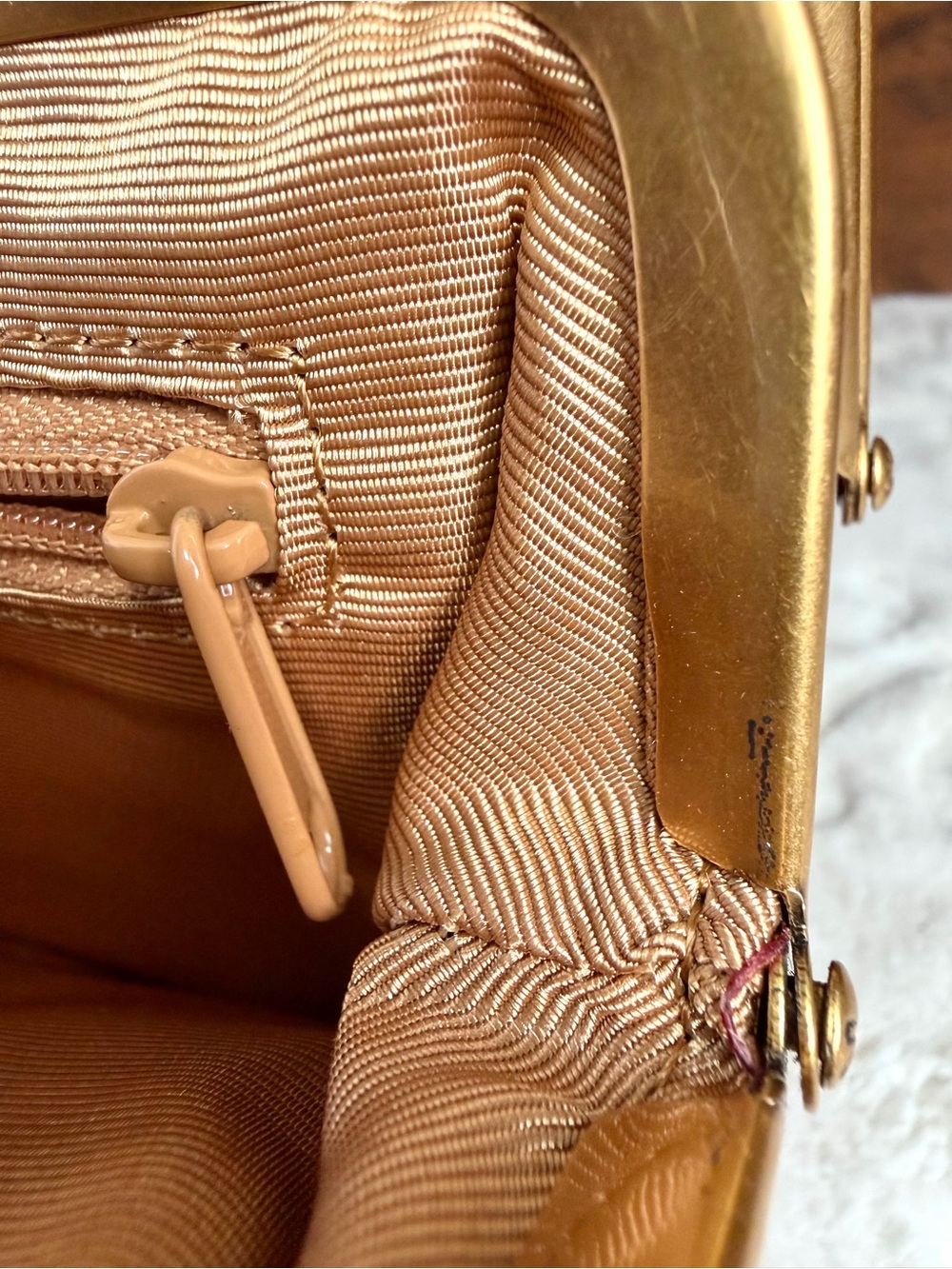 Htf HOBO Lauren Red Calf Hair Wallet Clutch Gold Metallic Kisslock Western Chic - Picture 14 of 16
